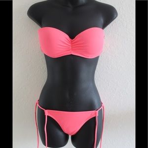 Victoria’s Secret size 32c bikini top